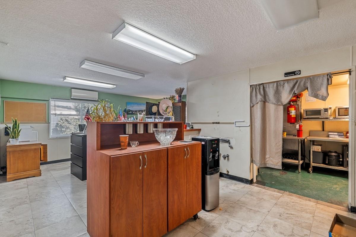 LAKE HAVEN - Commercial Sale