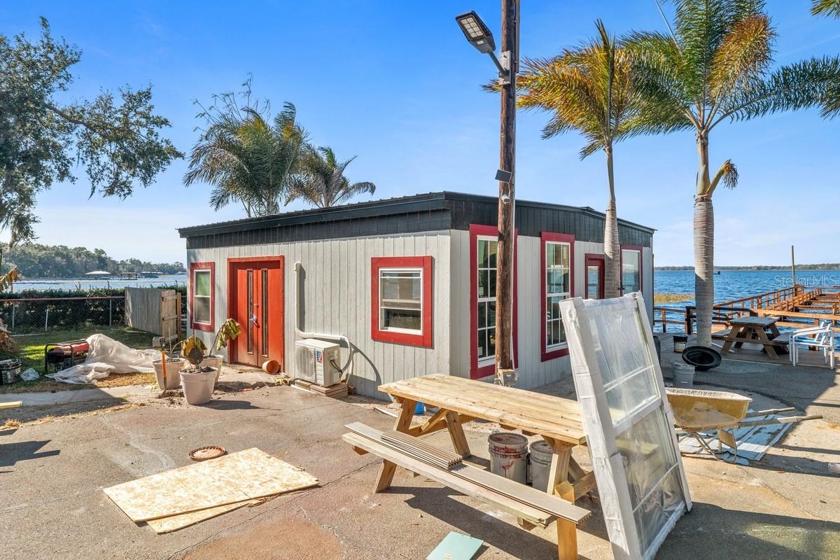 LAKE HAVEN - Commercial Sale