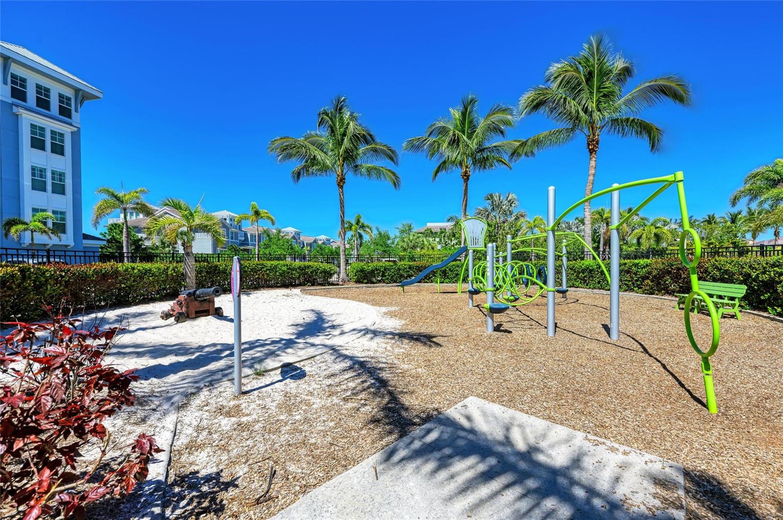 MANGROVE WALK ON HARBOUR ISLE - Residential