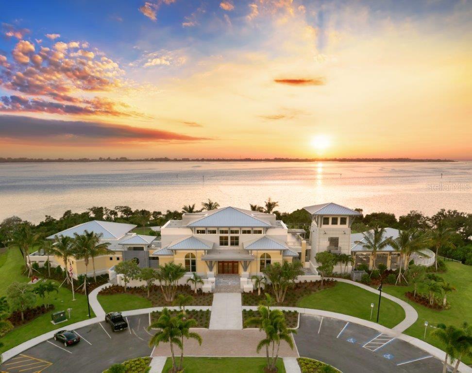 MANGROVE WALK ON HARBOUR ISLE - Residential