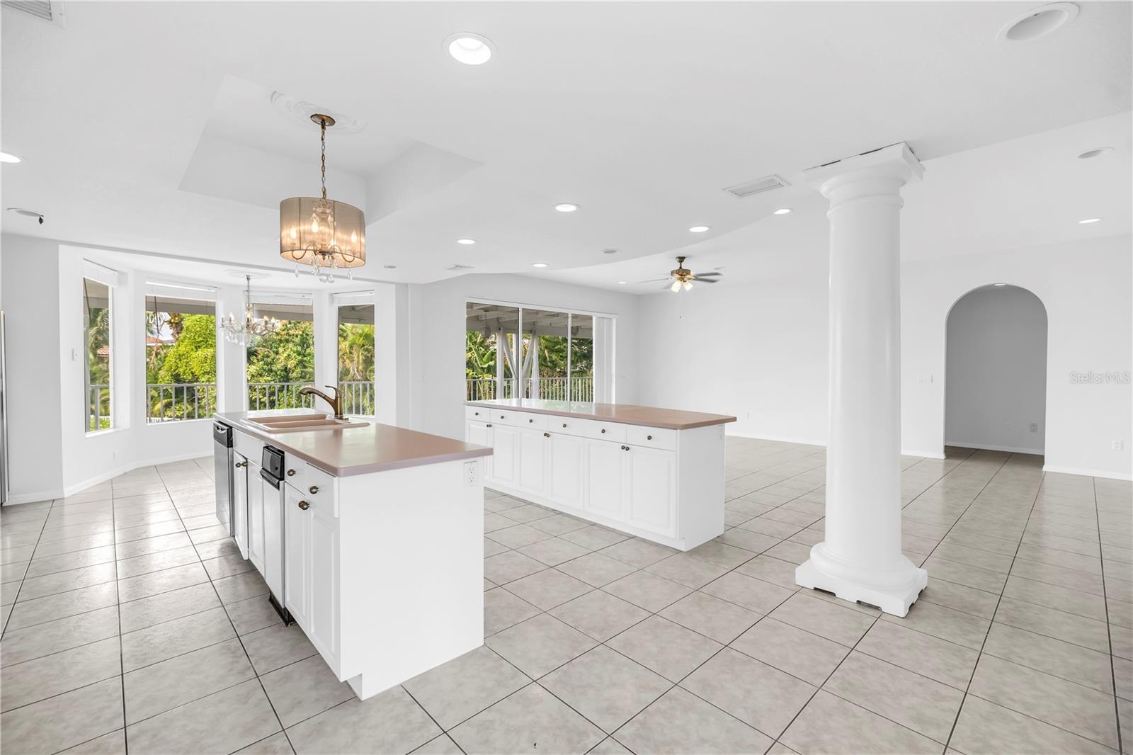 TIERRA VERDE UNIT 1 4TH REP - Residential