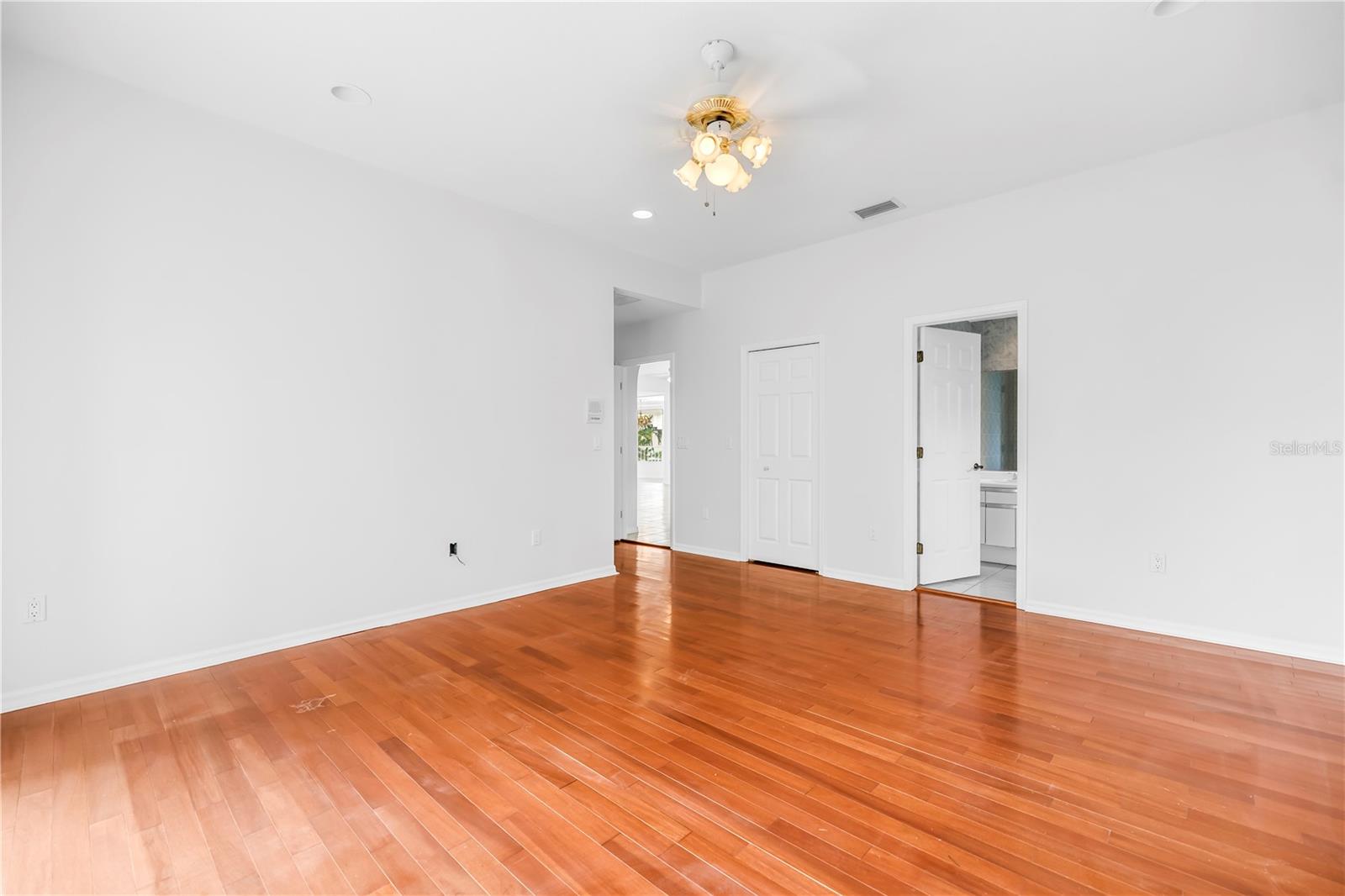 TIERRA VERDE UNIT 1 4TH REP - Residential