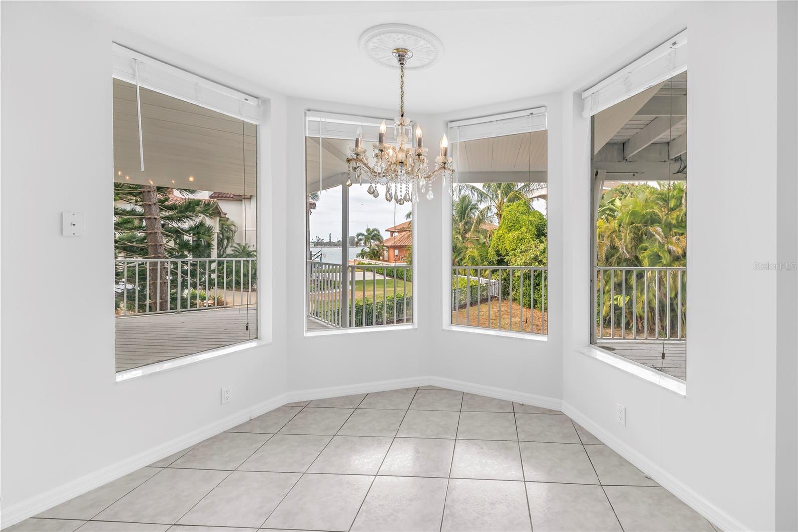 TIERRA VERDE UNIT 1 4TH REP - Residential