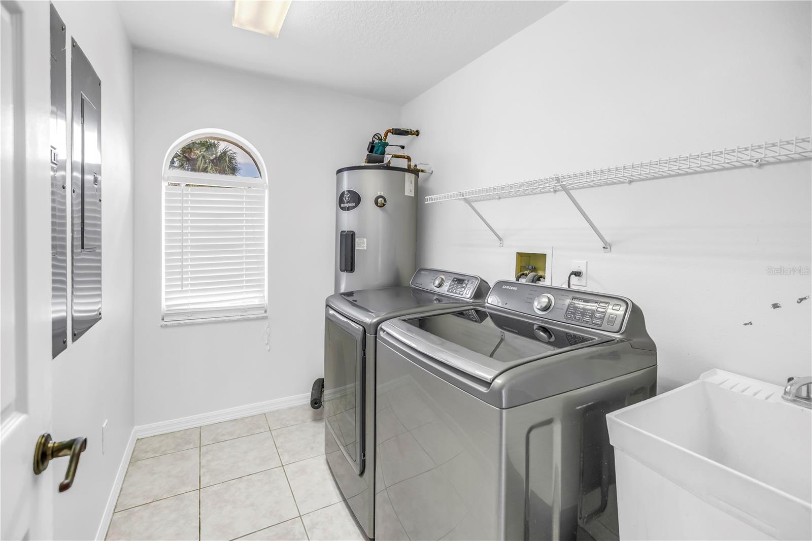 TIERRA VERDE UNIT 1 4TH REP - Residential