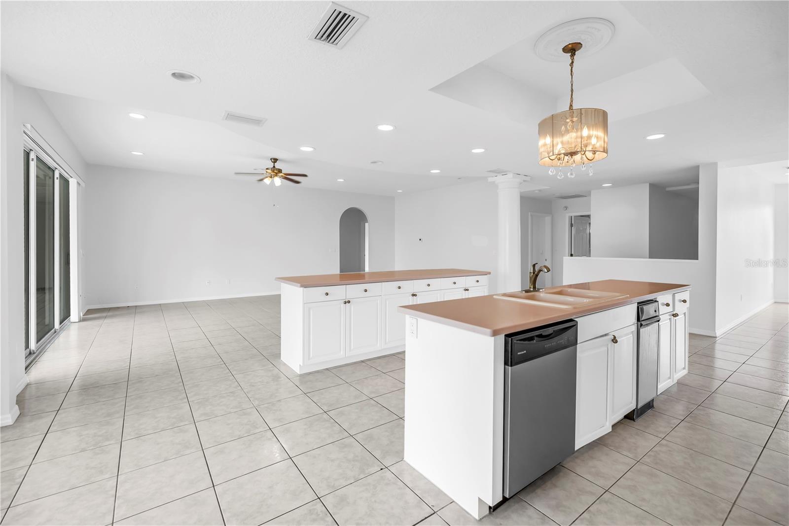 TIERRA VERDE UNIT 1 4TH REP - Residential