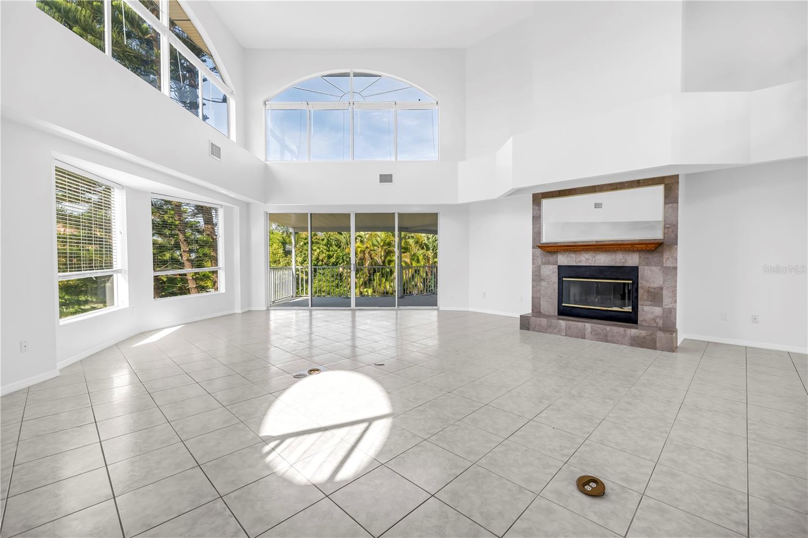 TIERRA VERDE UNIT 1 4TH REP - Residential