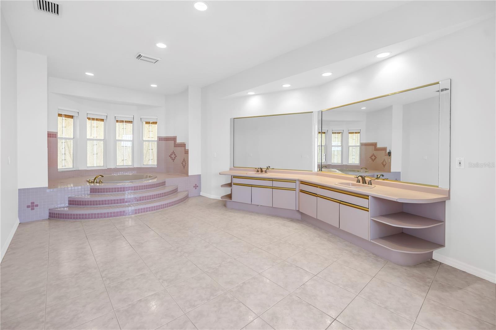 TIERRA VERDE UNIT 1 4TH REP - Residential