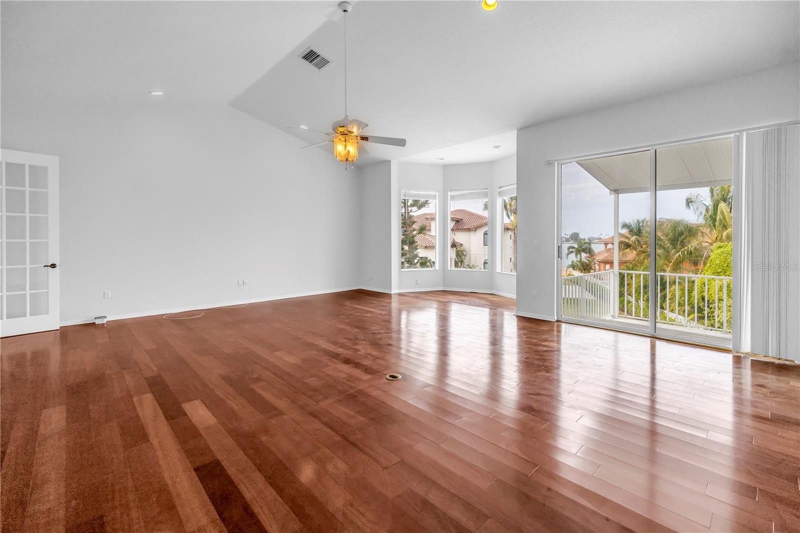 TIERRA VERDE UNIT 1 4TH REP - Residential