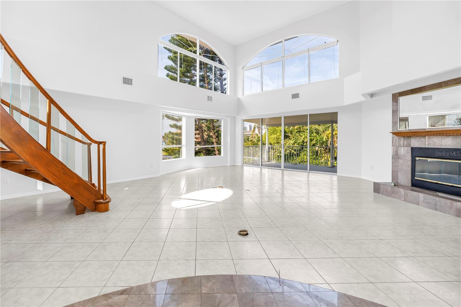 TIERRA VERDE UNIT 1 4TH REP - Residential