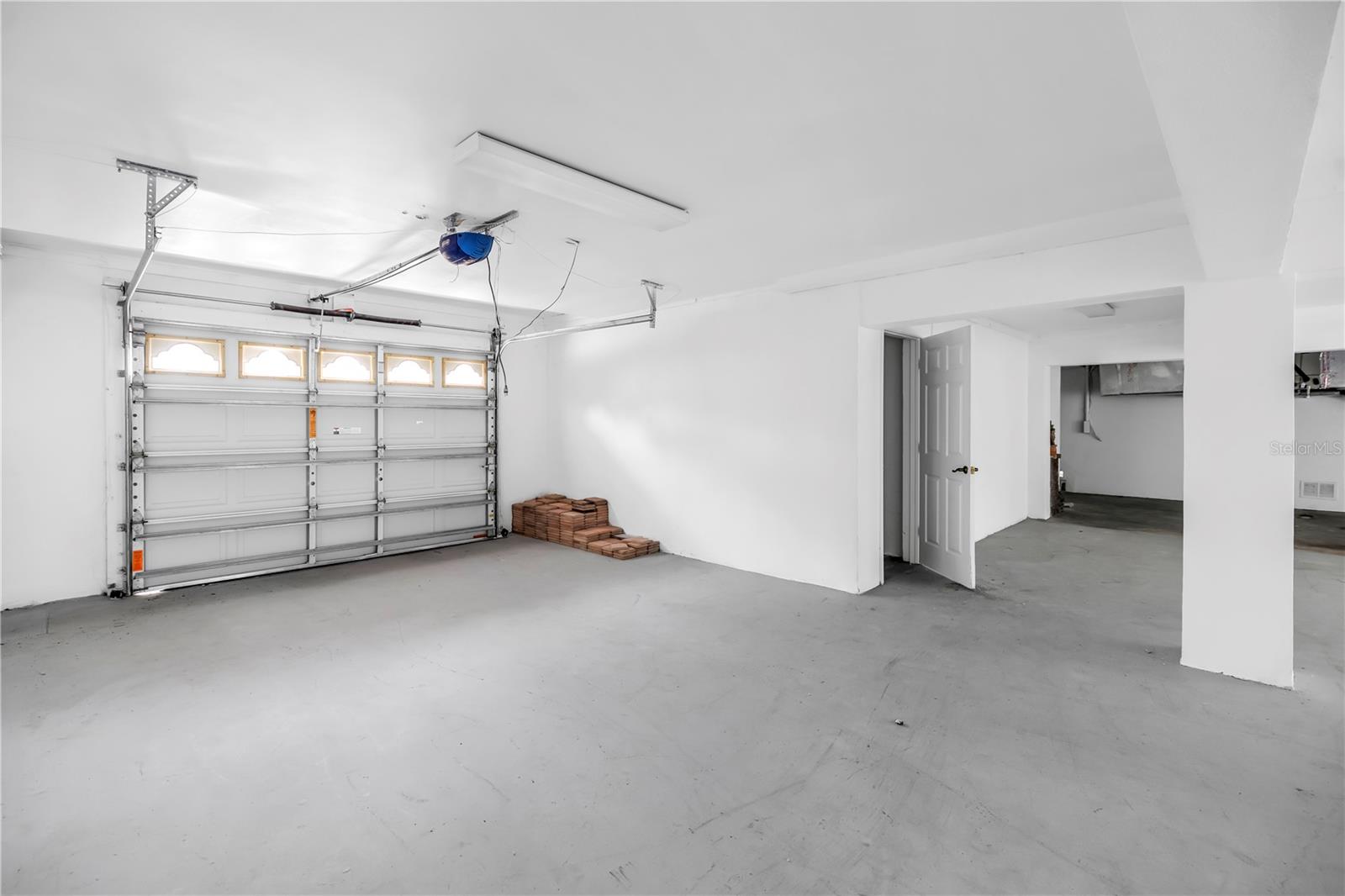 TIERRA VERDE UNIT 1 4TH REP - Residential