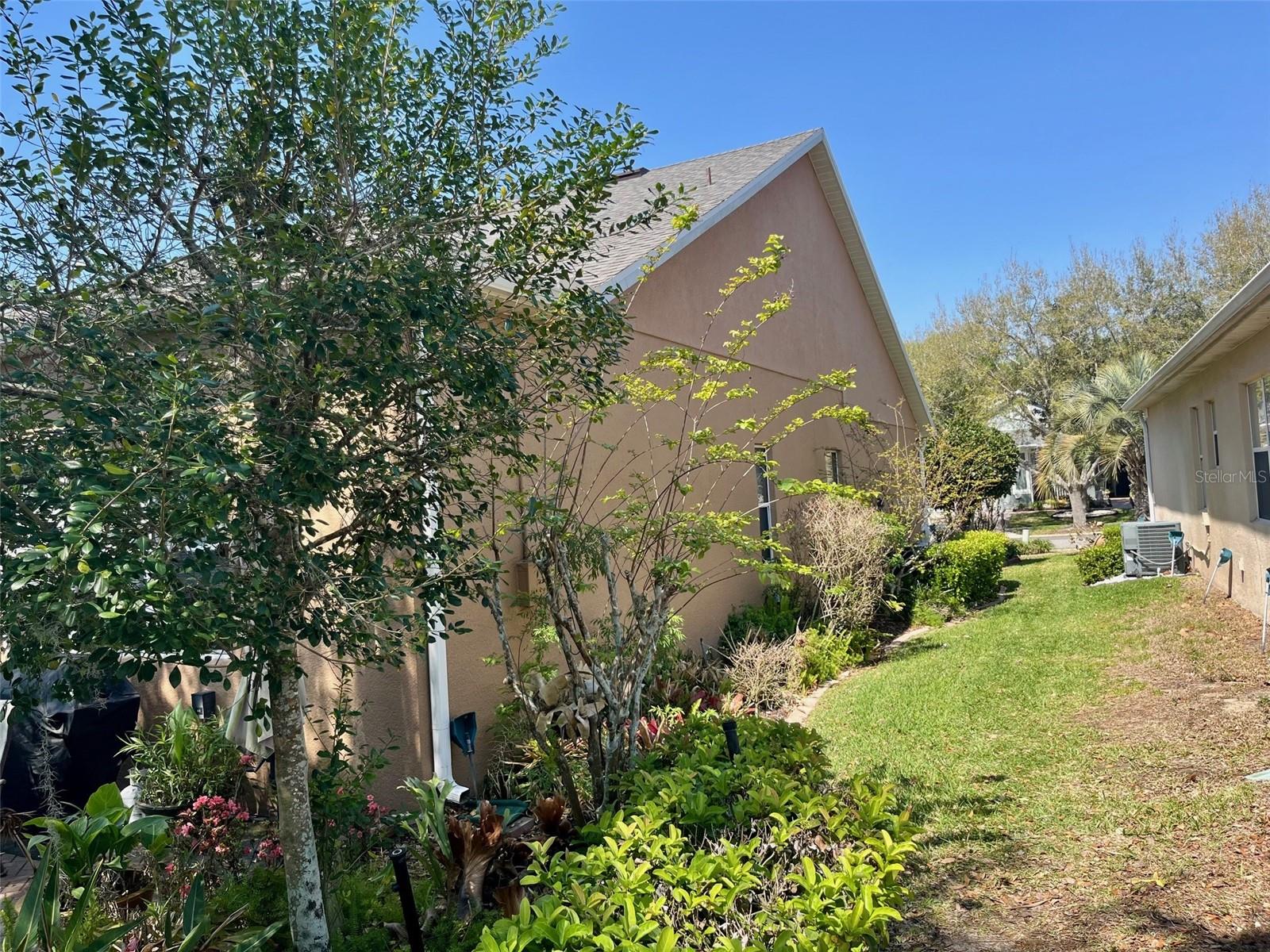 CASCADES OF GROVELAND (TRILOGY) - Residential