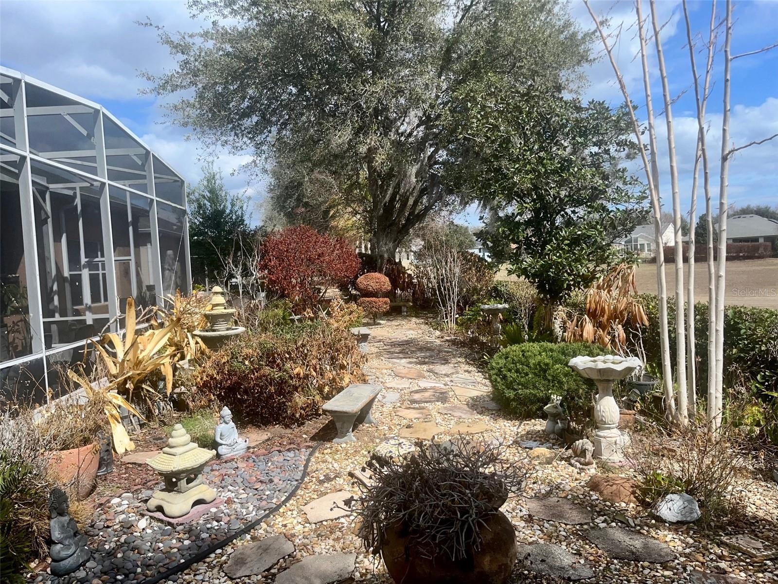 CASCADES OF GROVELAND (TRILOGY) - Residential