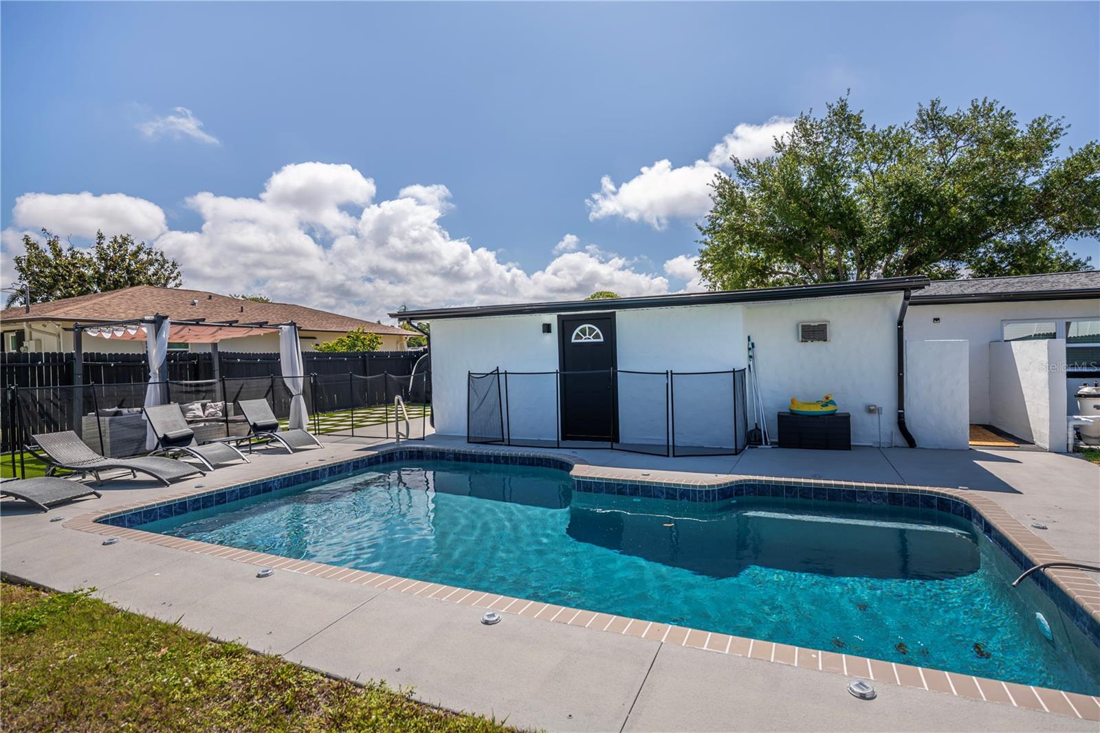 SOUTH VENICE - Residential