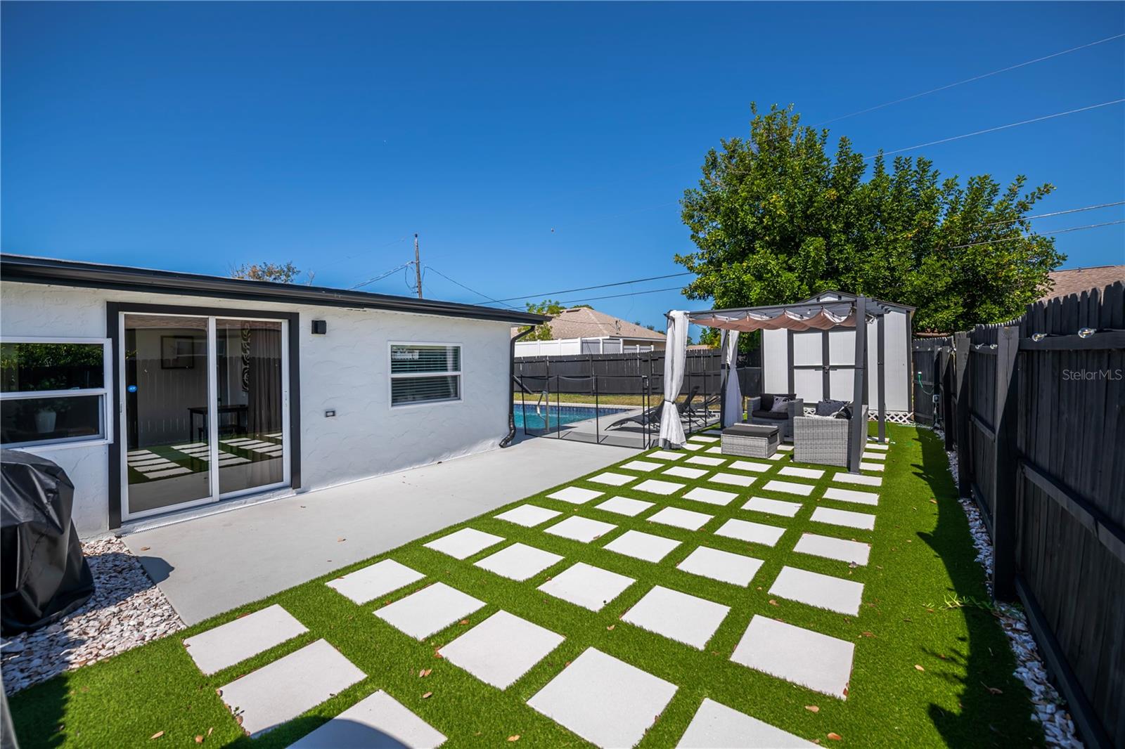 SOUTH VENICE - Residential