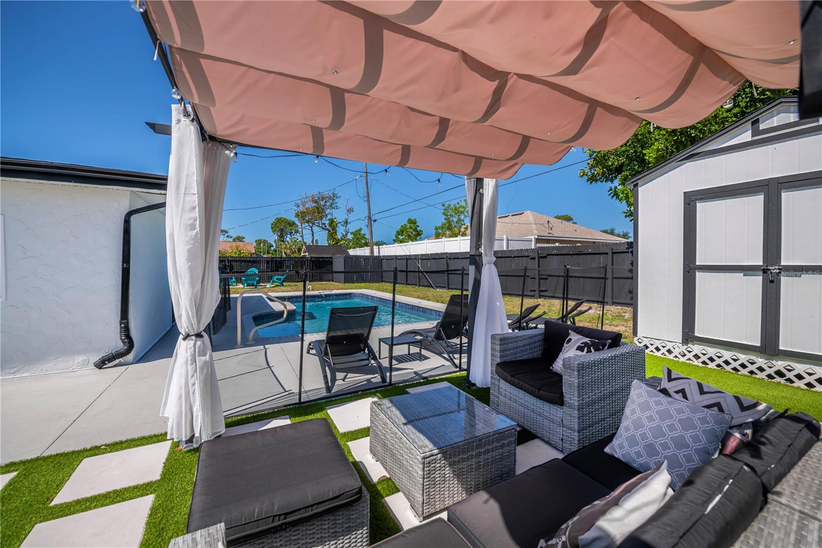 SOUTH VENICE - Residential