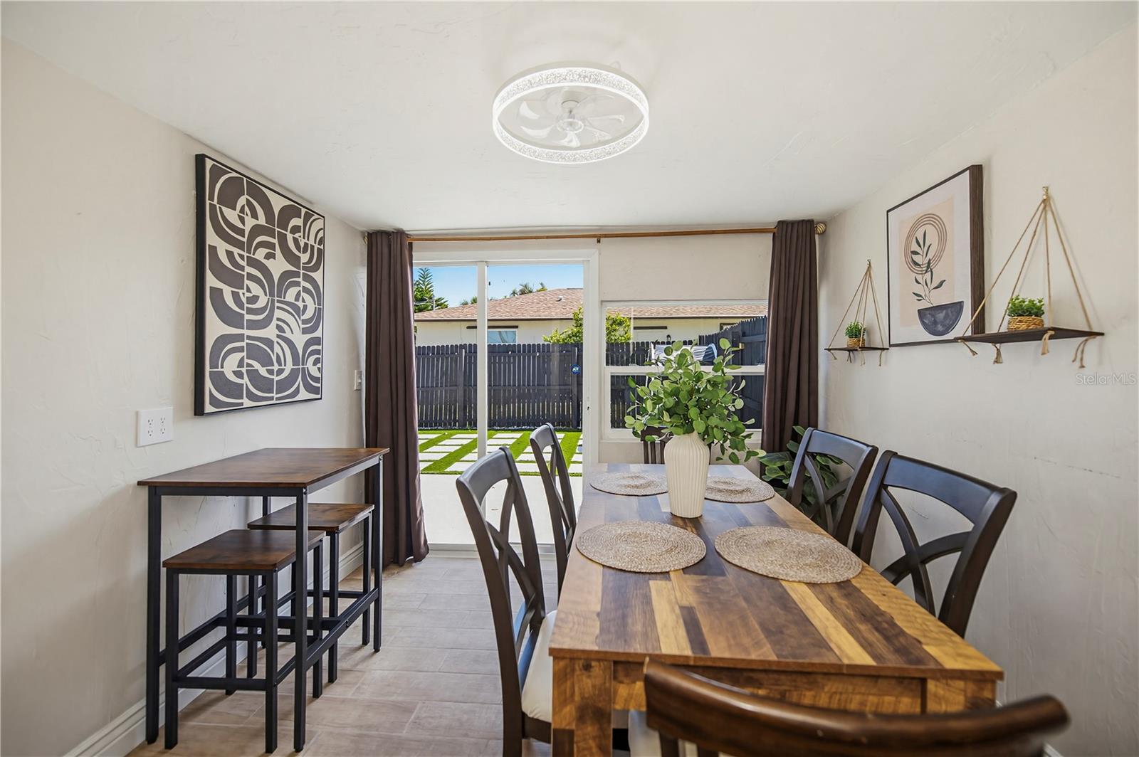 SOUTH VENICE - Residential