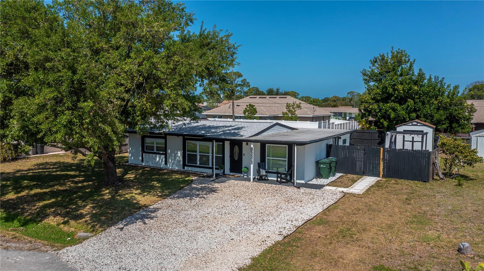 SOUTH VENICE - Residential