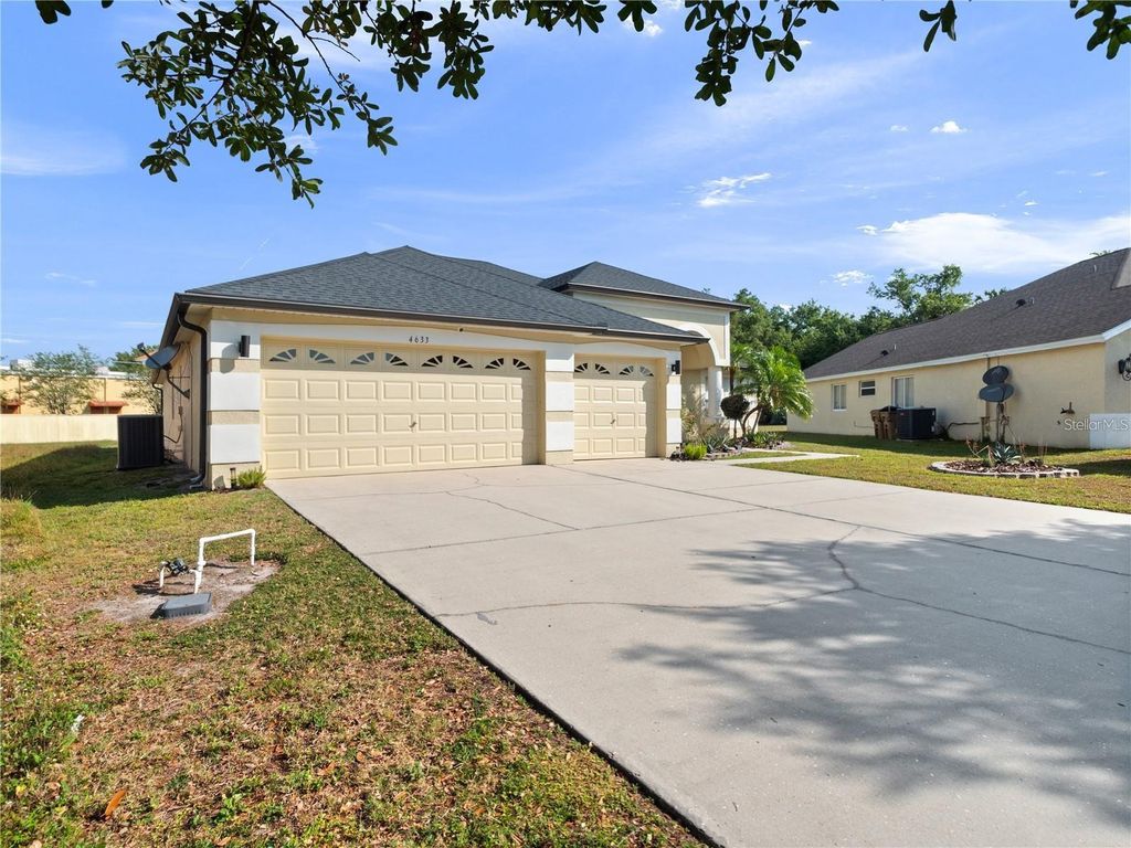 Photo of 4633 Huron Bay Circle, Kissimmee, FL 34759 (MLS # S5136752)