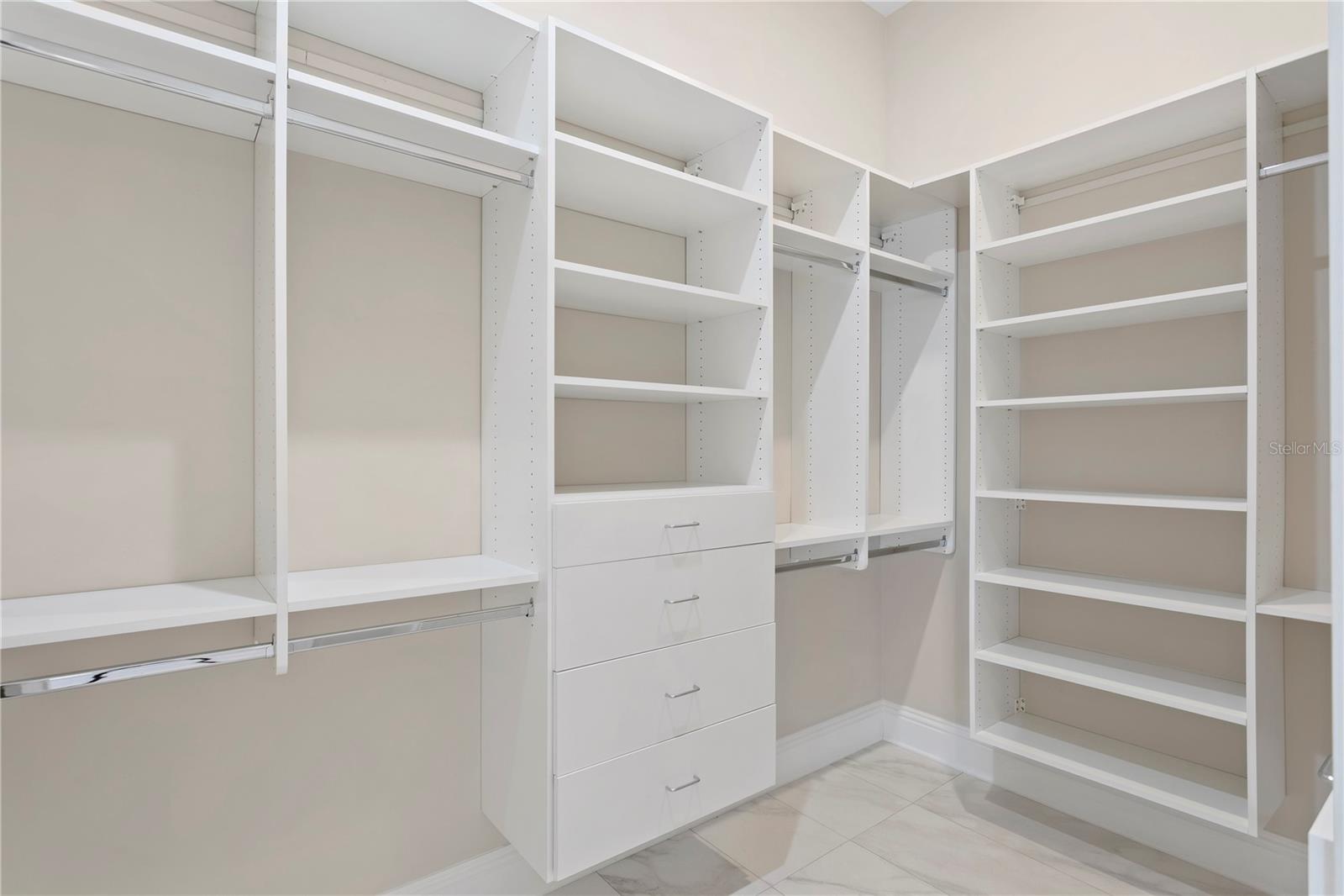 AZEELE PARK - Residential