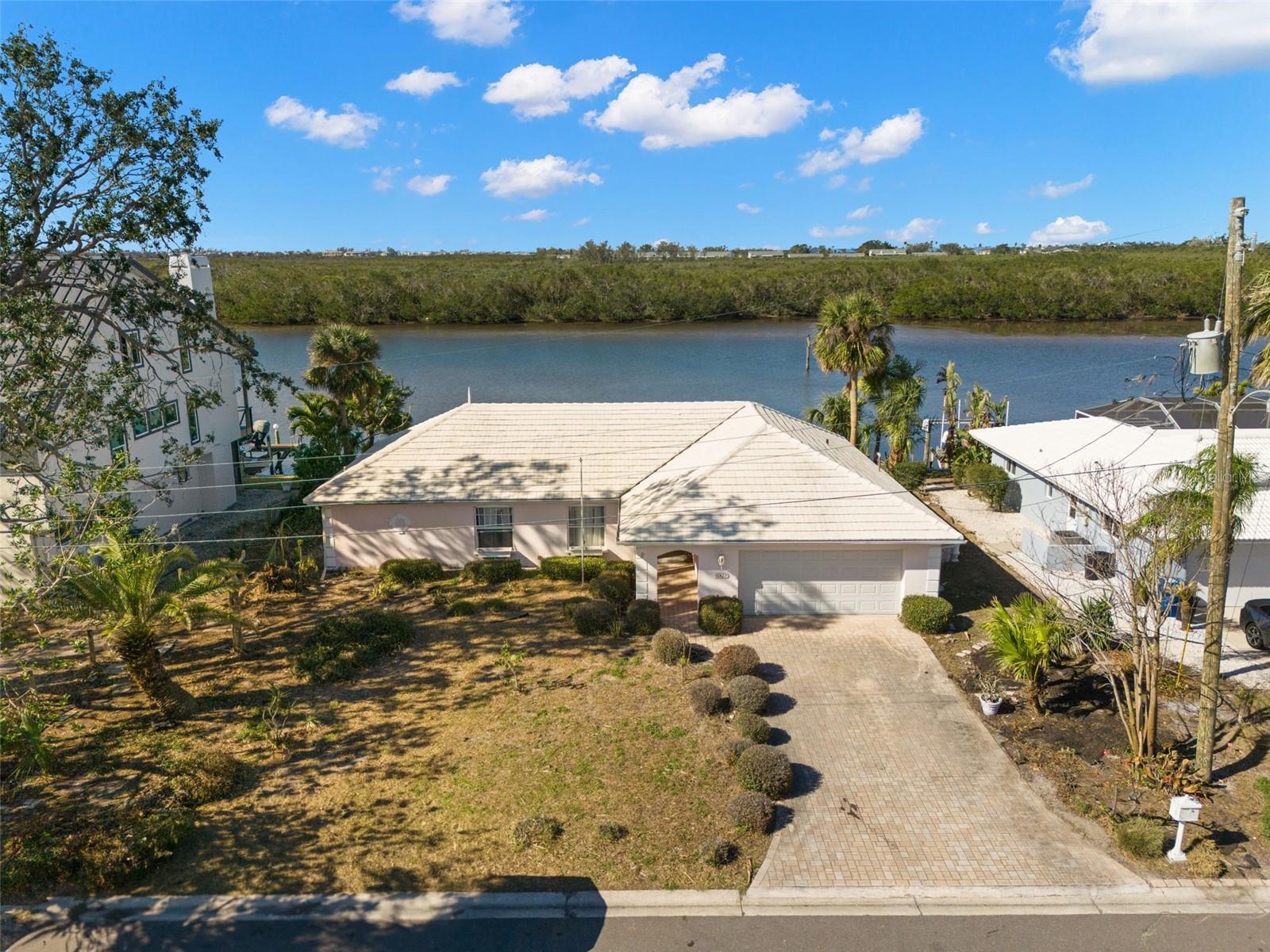 10427 SPOONBILL ROAD W