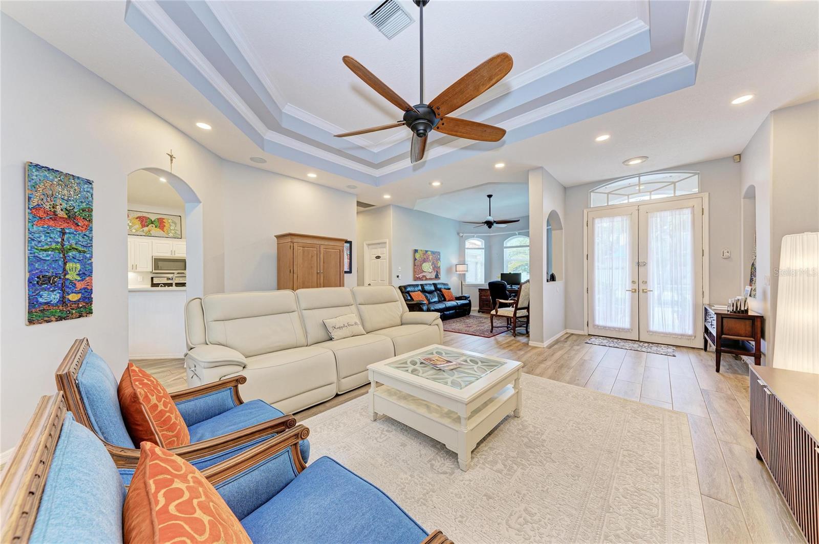 MCINTOSH LAKE - Residential