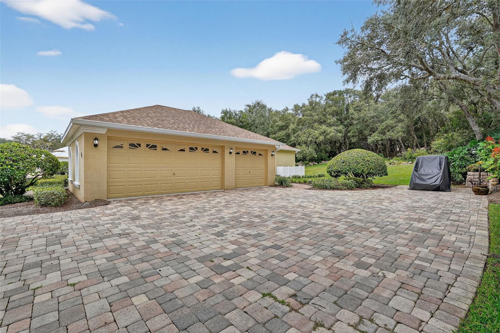 HAMPTON HILLS - Residential