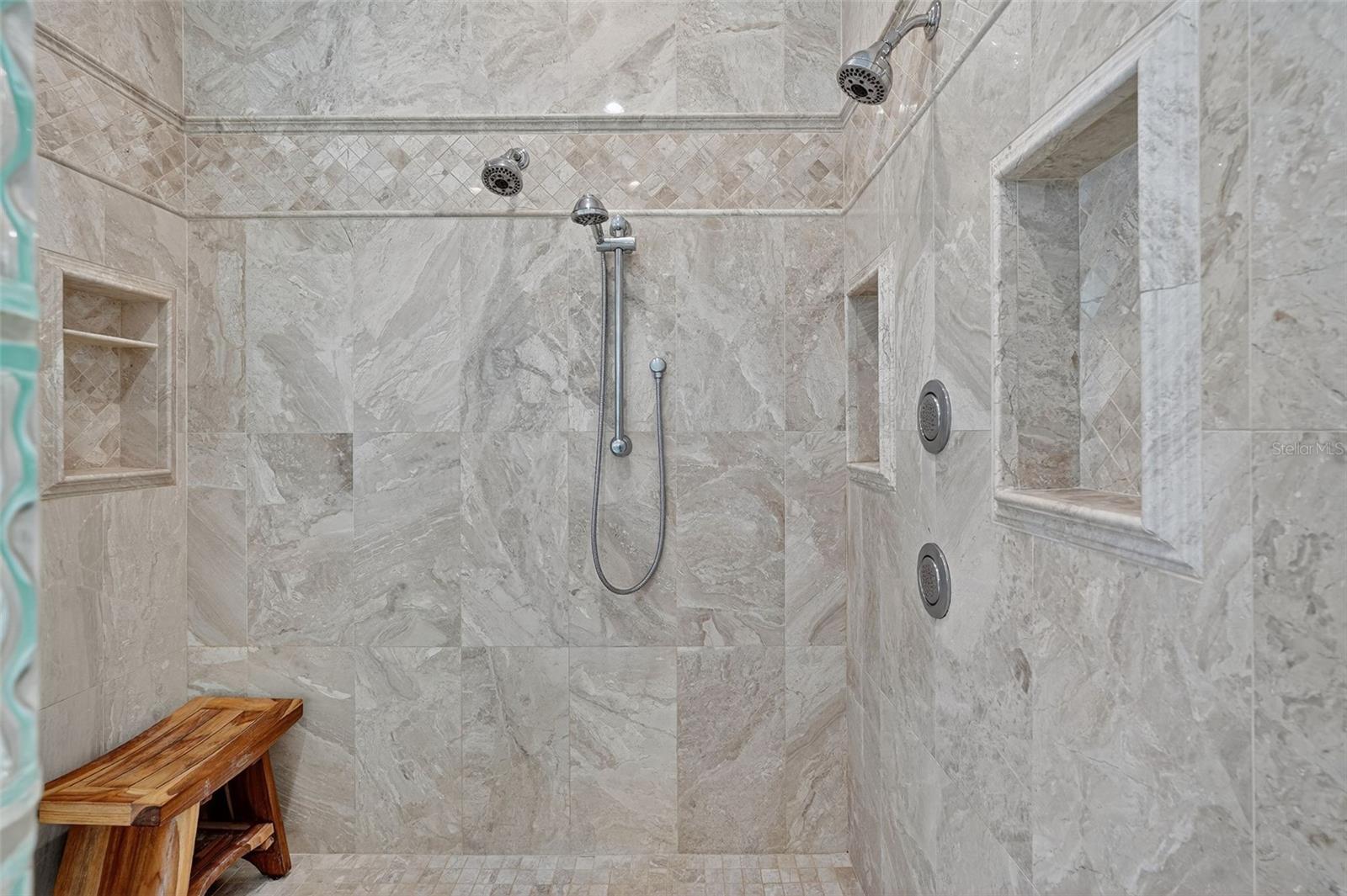 HAMPTON HILLS - Residential