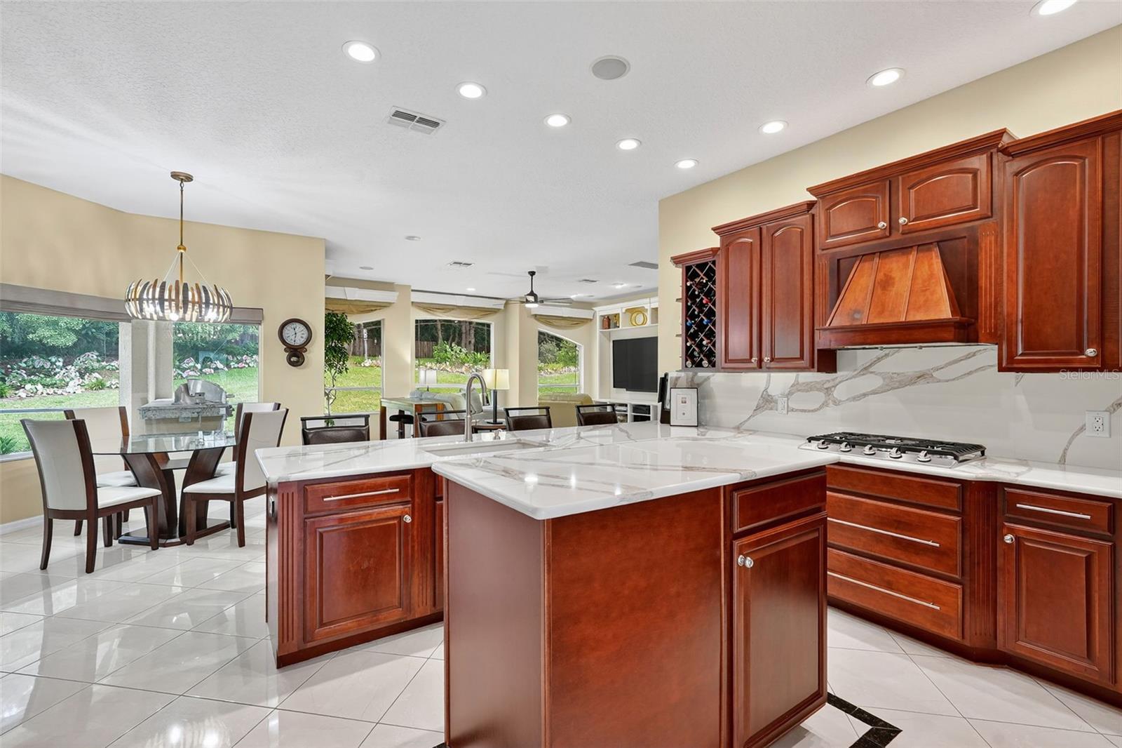 HAMPTON HILLS - Residential
