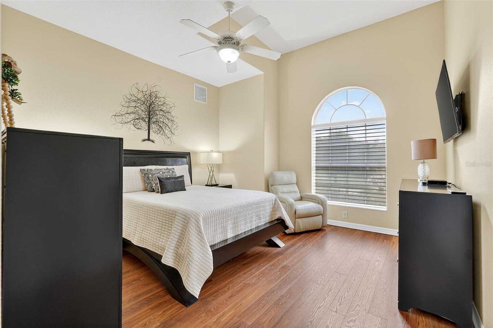 HAMPTON HILLS - Residential