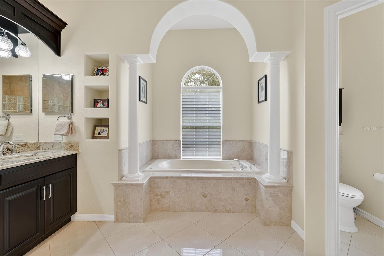 HAMPTON HILLS - Residential