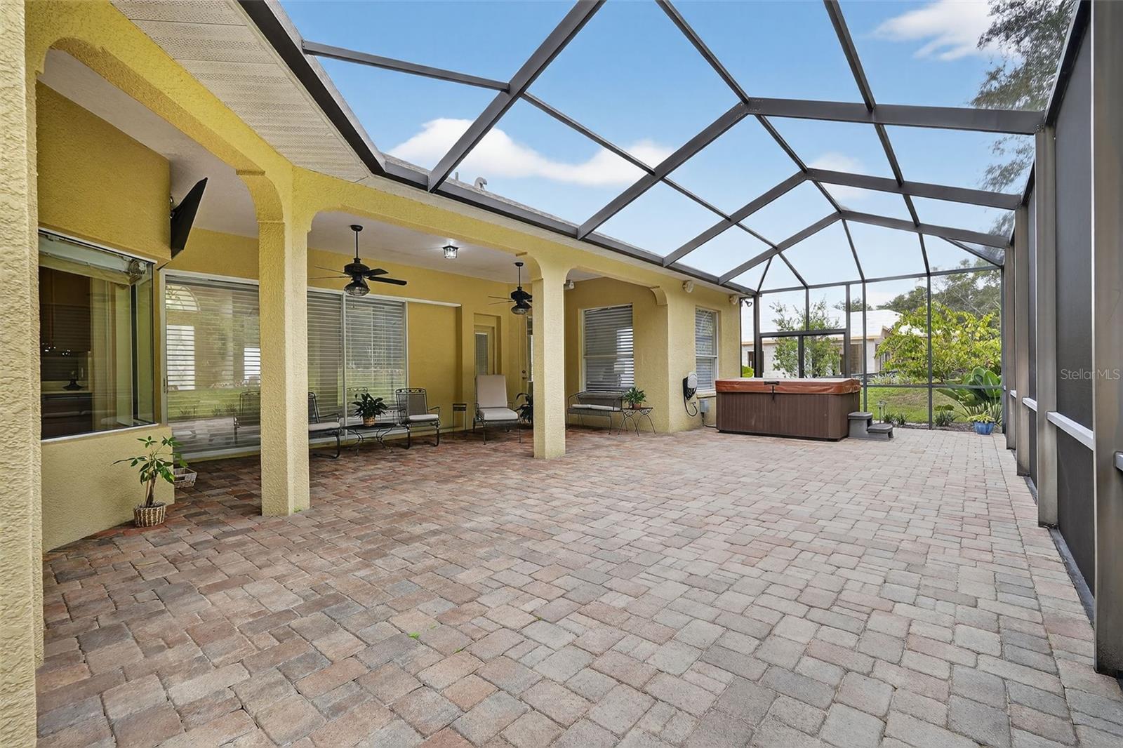 HAMPTON HILLS - Residential