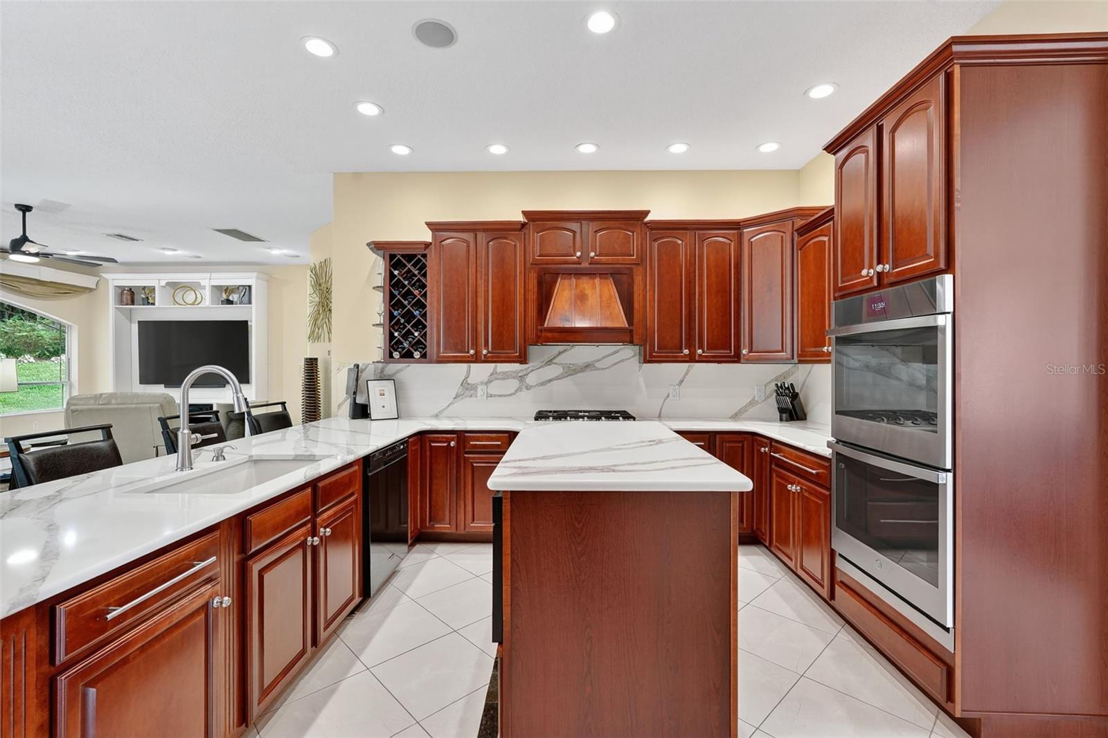 HAMPTON HILLS - Residential
