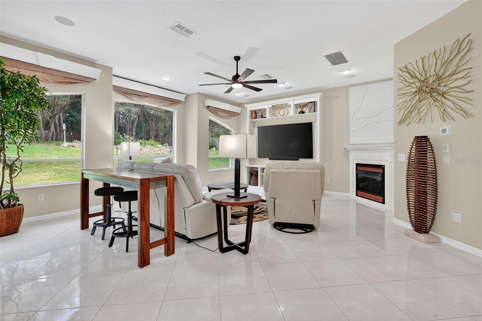 HAMPTON HILLS - Residential