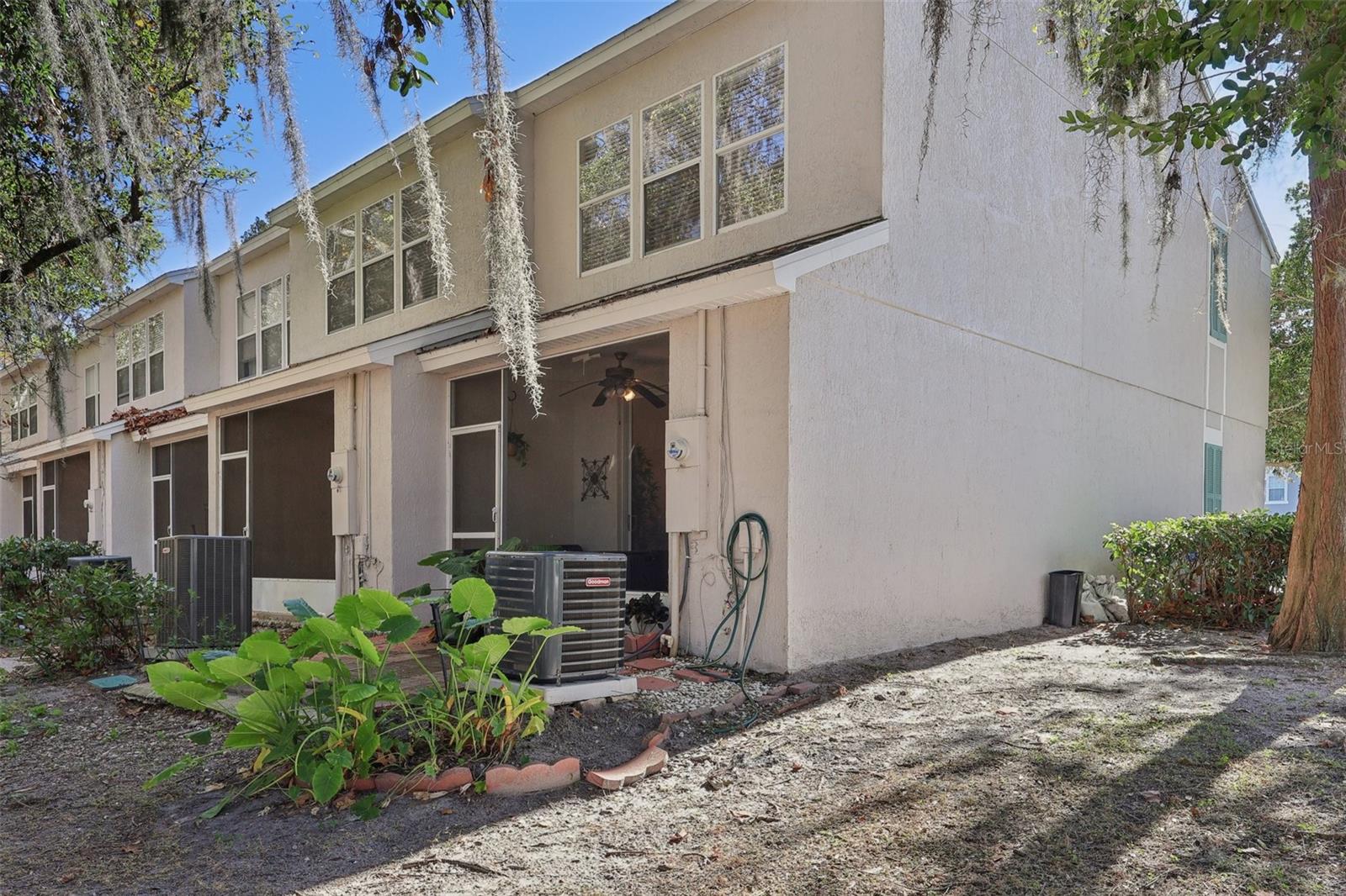 CHASE TWNHMS - Residential