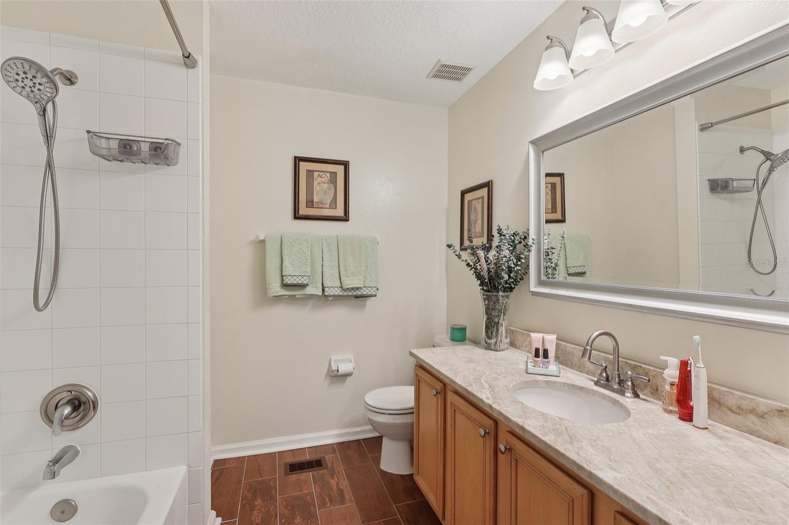 CHASE TWNHMS - Residential