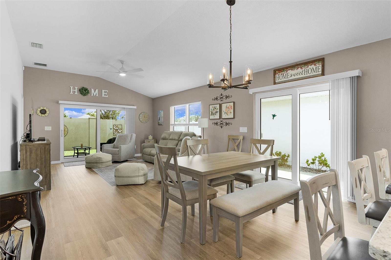 VILLAGES/SOUTHERN OAKS UN 213 - Residential