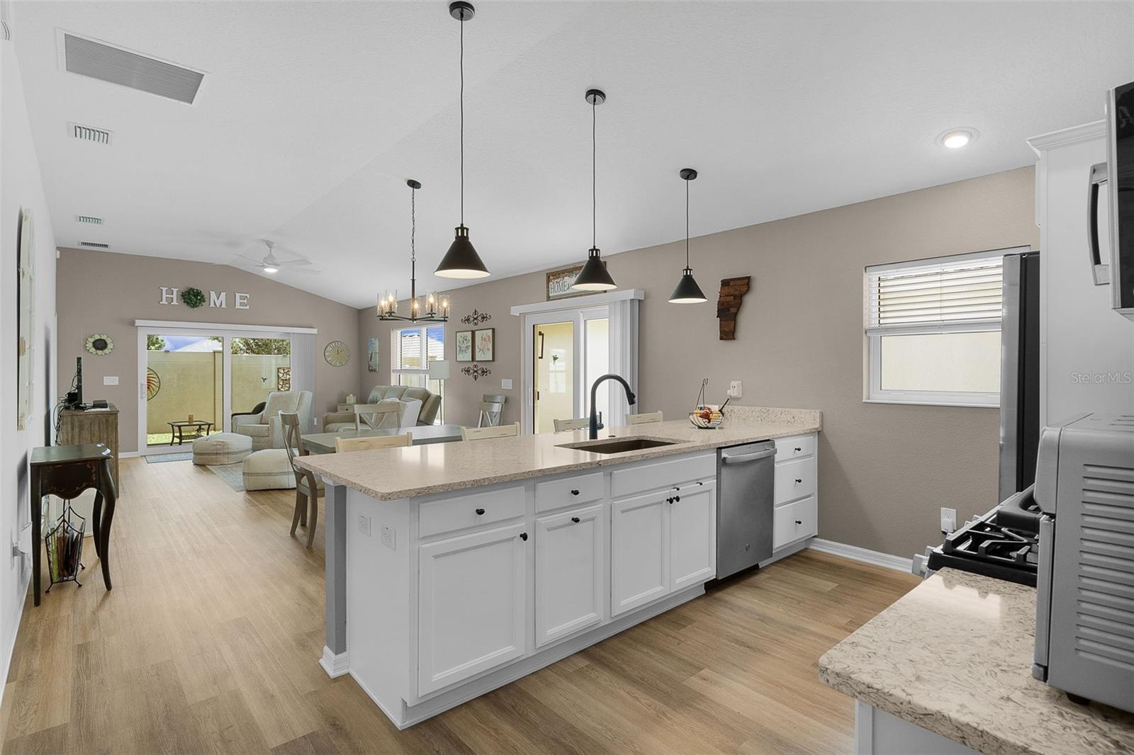 VILLAGES/SOUTHERN OAKS UN 213 - Residential