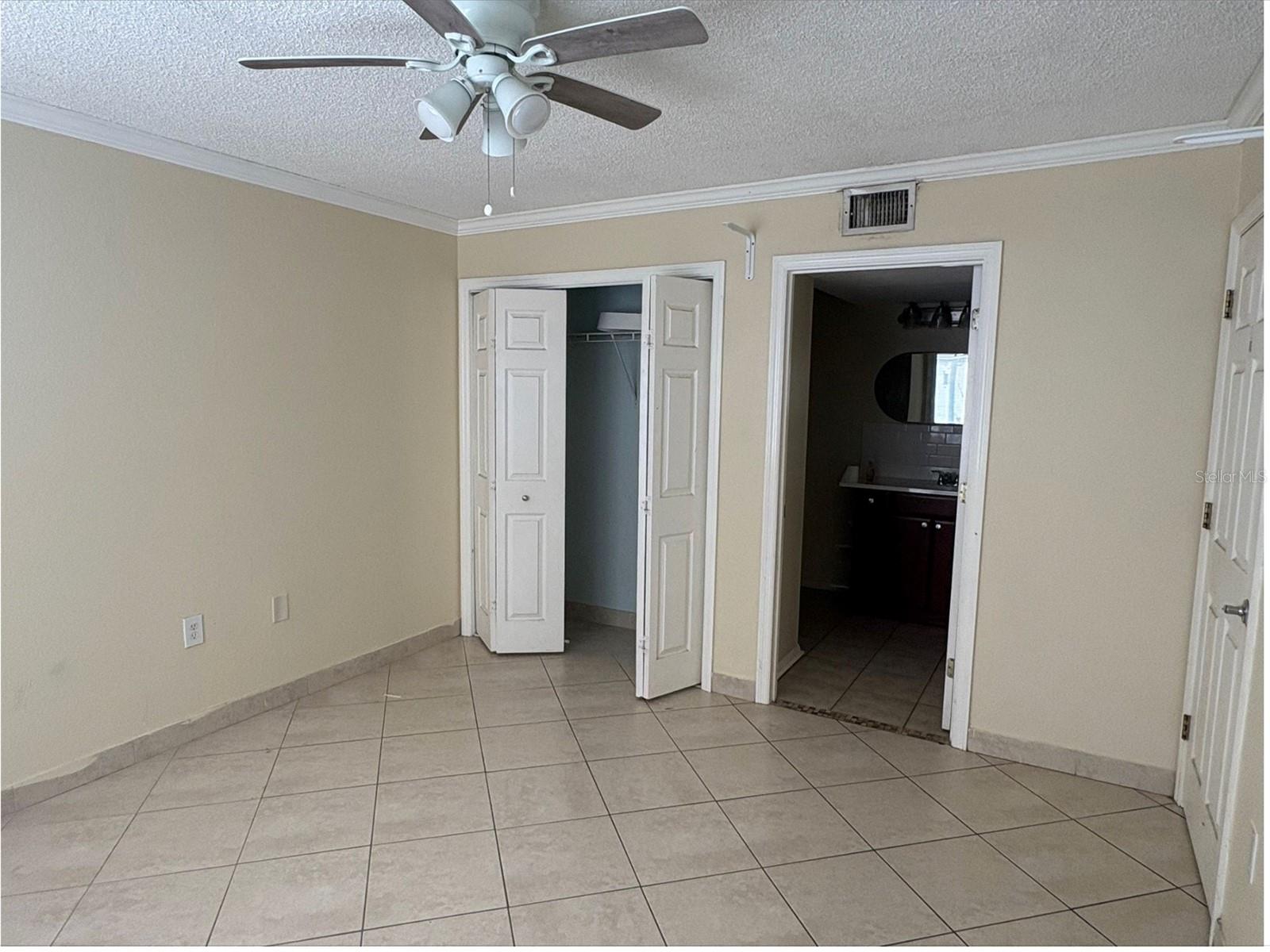 GARDEN WALK CONDO PH 2 - Residential