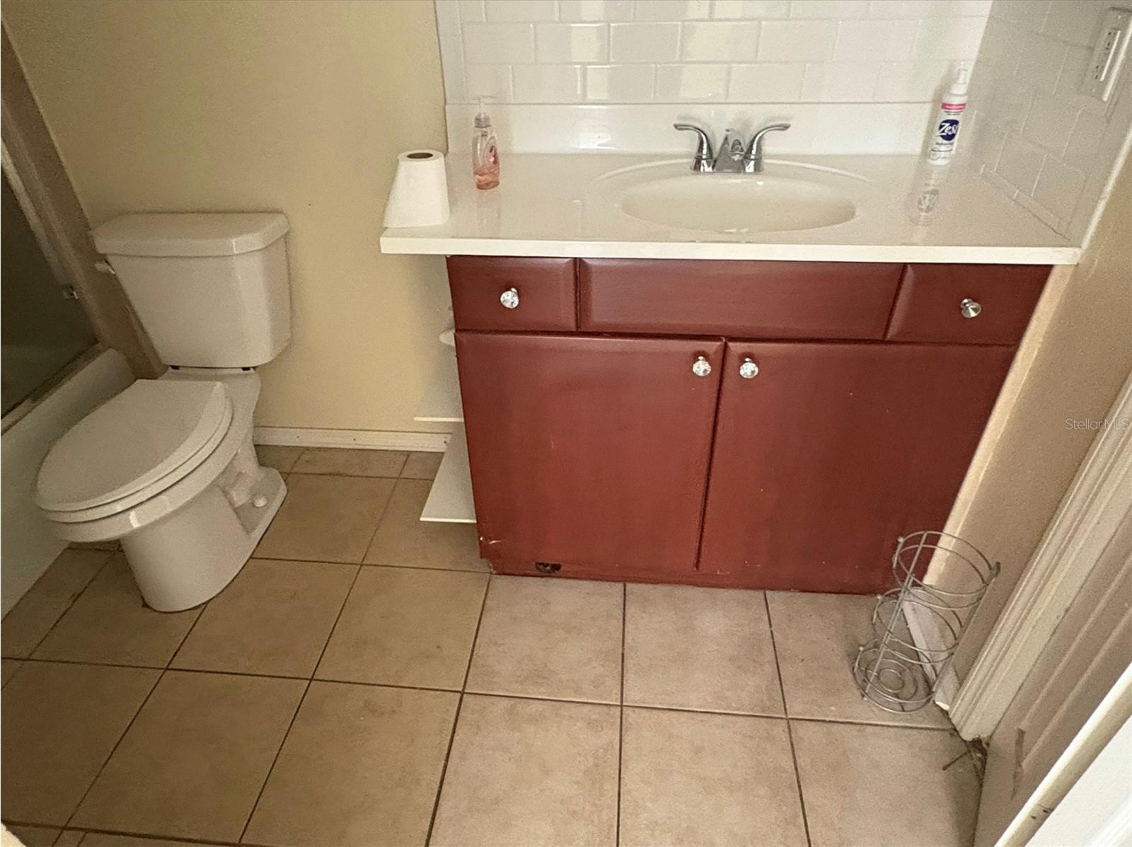 GARDEN WALK CONDO PH 2 - Residential