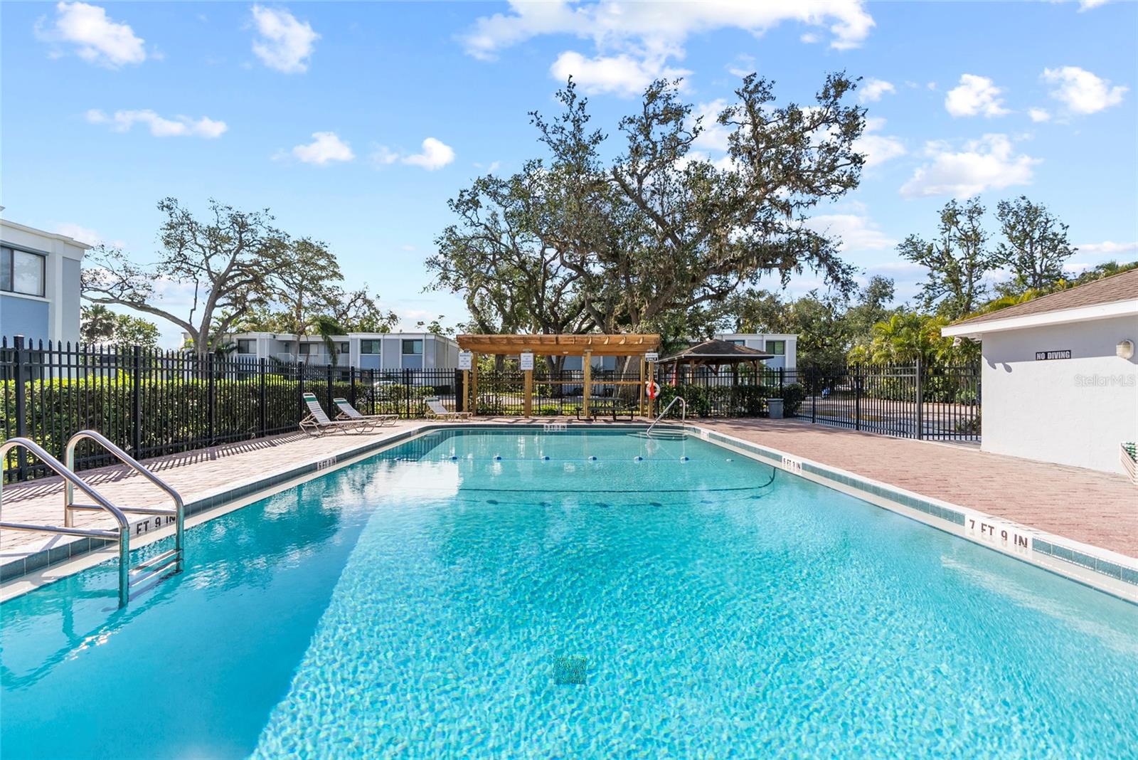 GARDEN WALK CONDO PH 2 - Residential