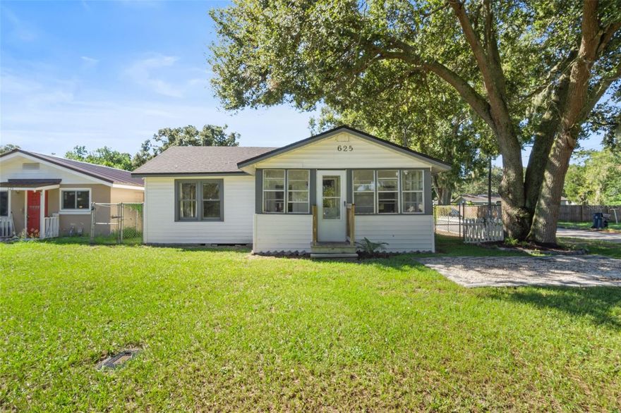 A NOT TO MISS OPPORTUNITY! Back on the market and ready for you. Welcome to this charming 2 bedroom home nestled inside the Auburndale City Limits. It is situated on a corner lot with a beautiful shade tree. Plenty of fenced in yard area and an enclosed front porch to enjoy your evenings relaxing. With an oversized living area and master bedroom there is plenty of living space. Minutes from downtown Auburndale or Lake Ariana's Max Beach and No HOA . The Roof was replaced at the end of 2020. This property would be a great investment opportunity or make it your own starter home.