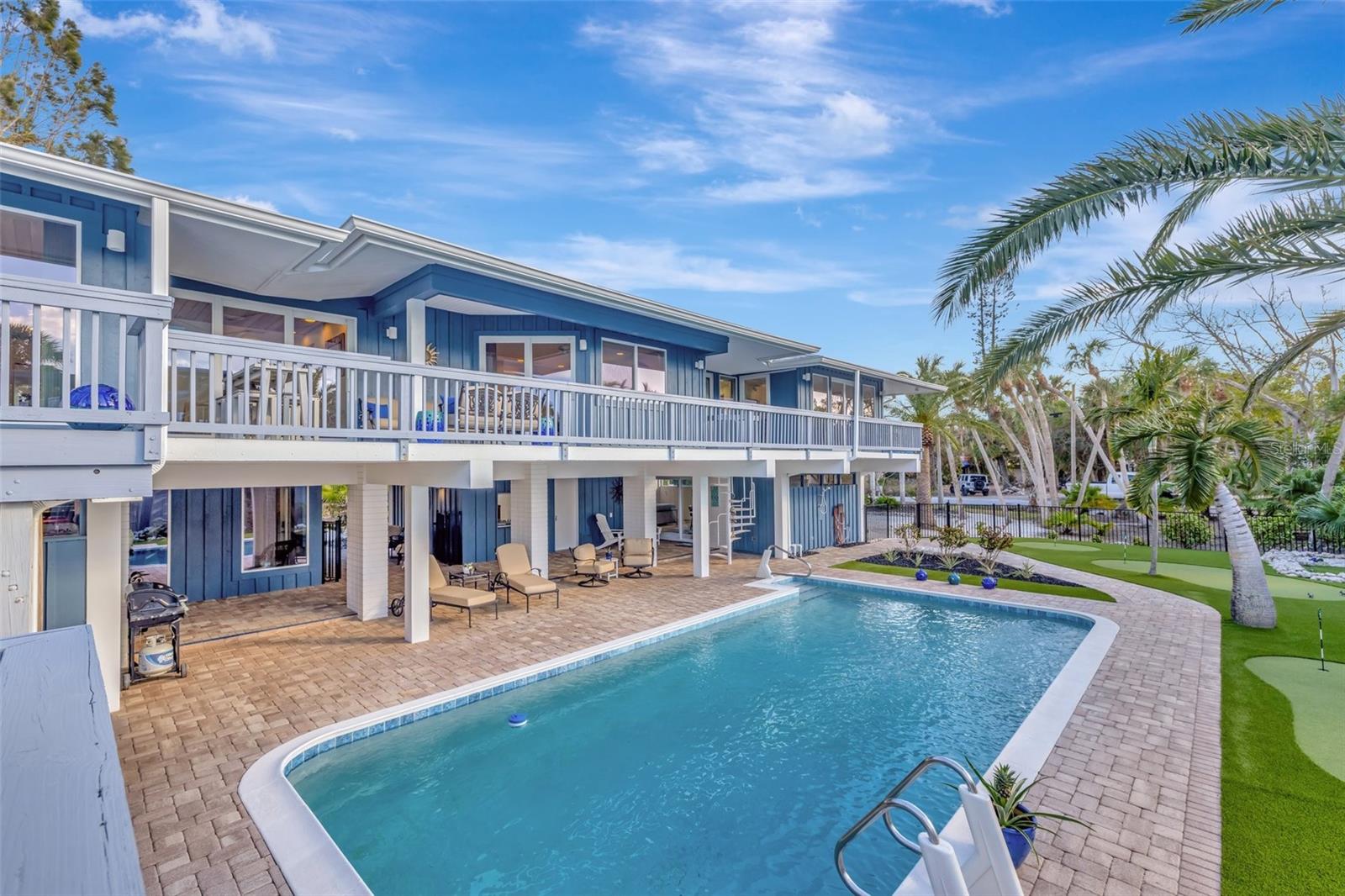 SANDY HOOK - Residential