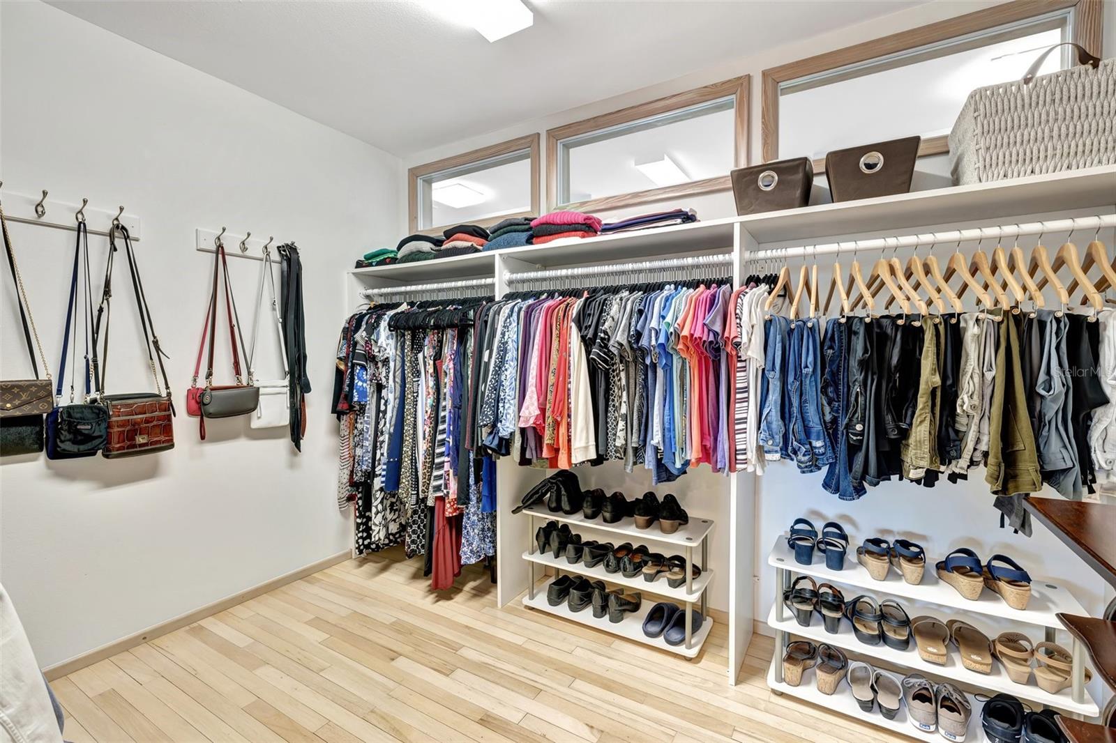 SANDY HOOK - Residential