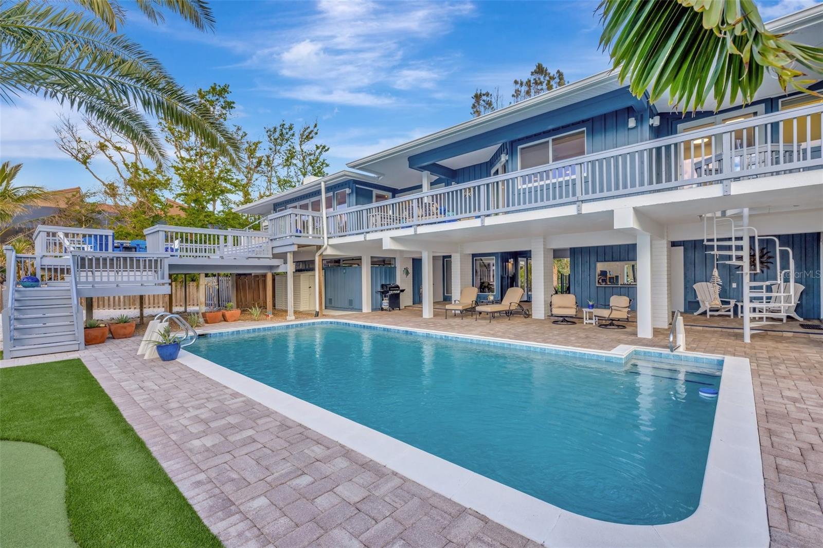 SANDY HOOK - Residential