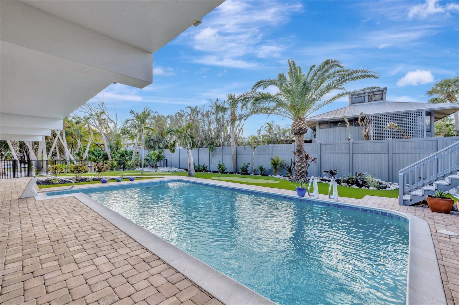 SANDY HOOK - Residential