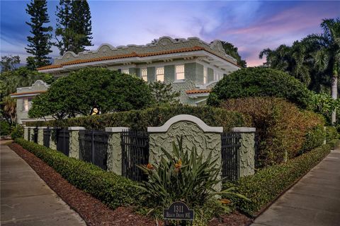 Photo of 1311 Beach Drive NE, St Petersburg, FL 33713 (MLS # TB8437792)