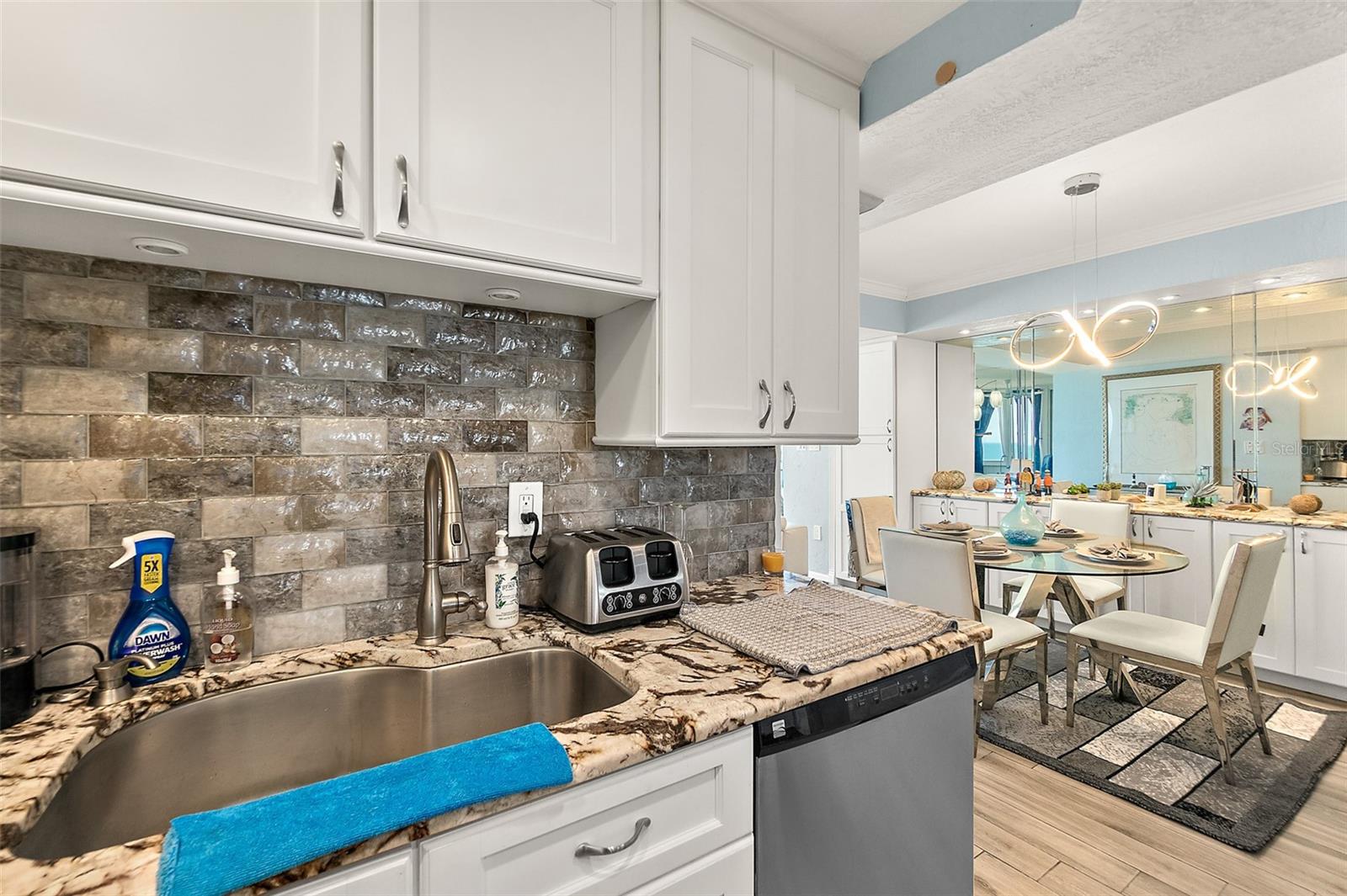 OCEANS SEVEN - Residential