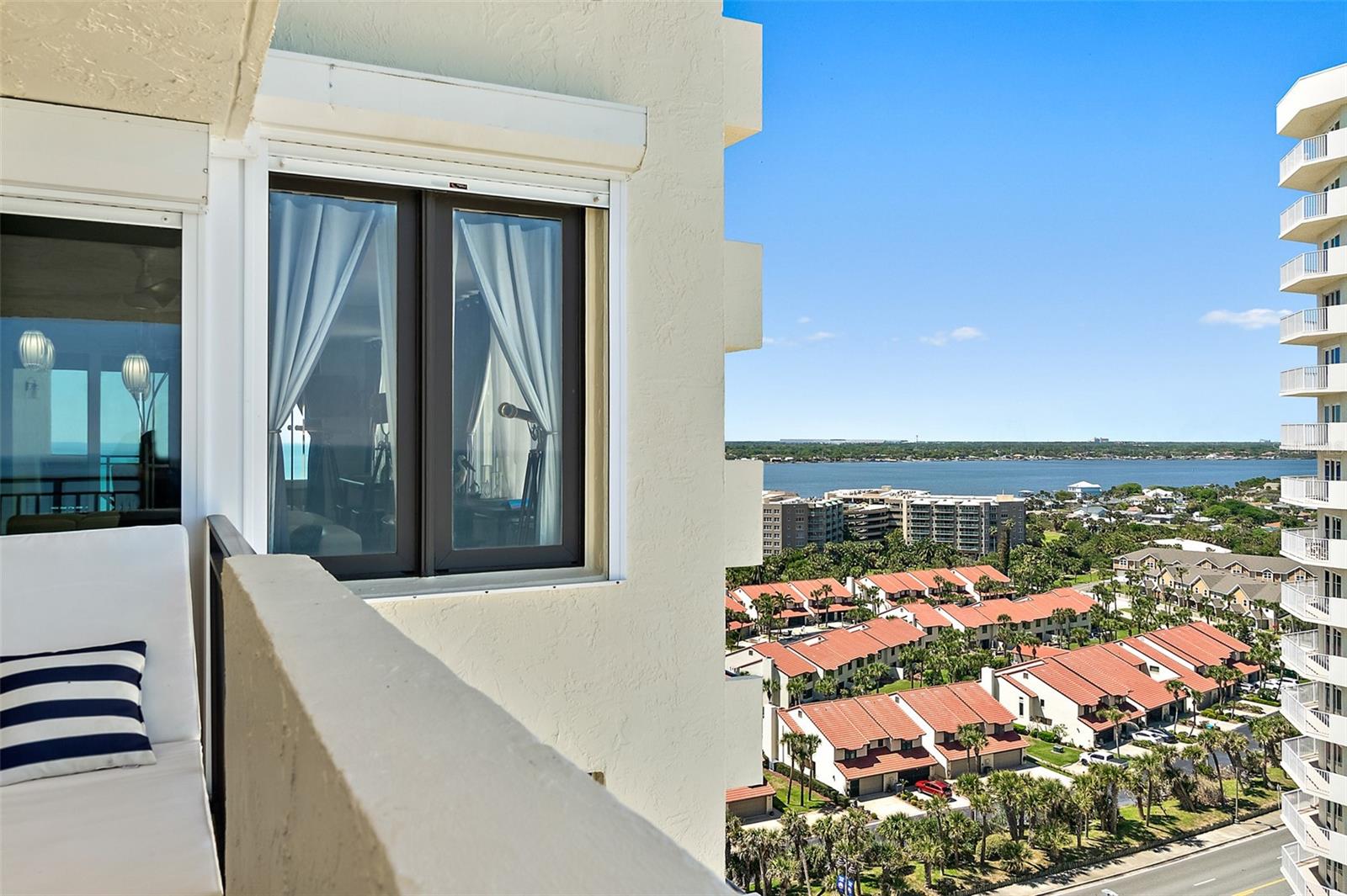 OCEANS SEVEN - Residential