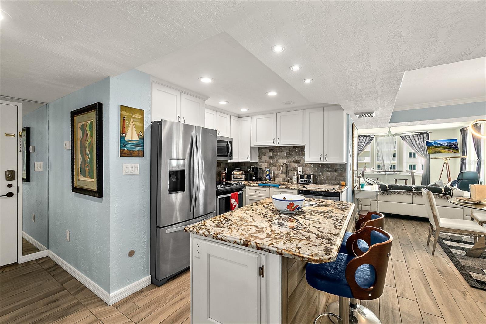 OCEANS SEVEN - Residential