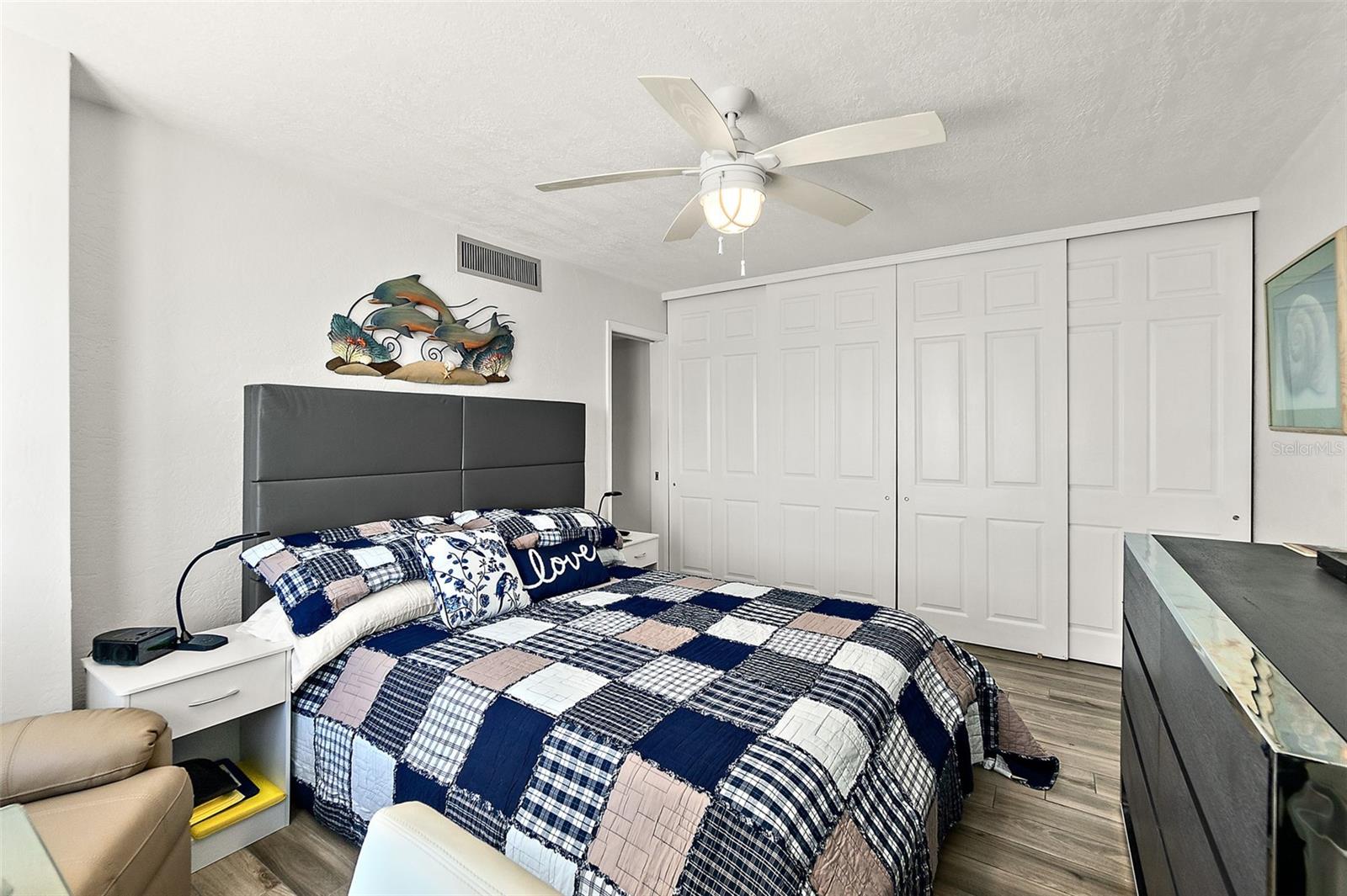 OCEANS SEVEN - Residential